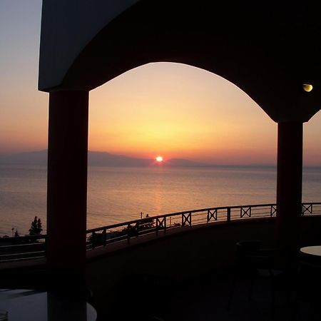 Sea View Resorts & Spa Karfás Esterno foto