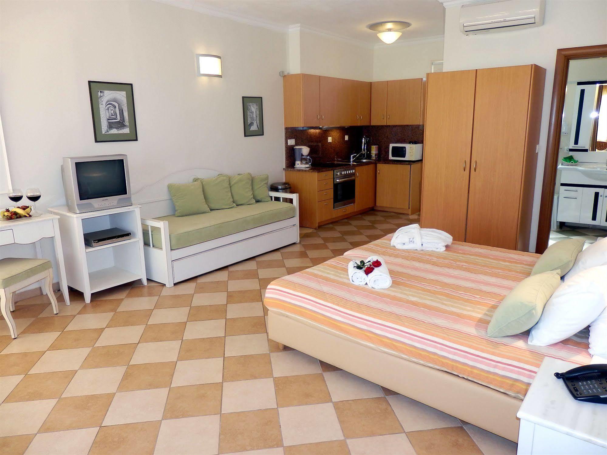 Sea View Resorts & Spa Karfás Esterno foto